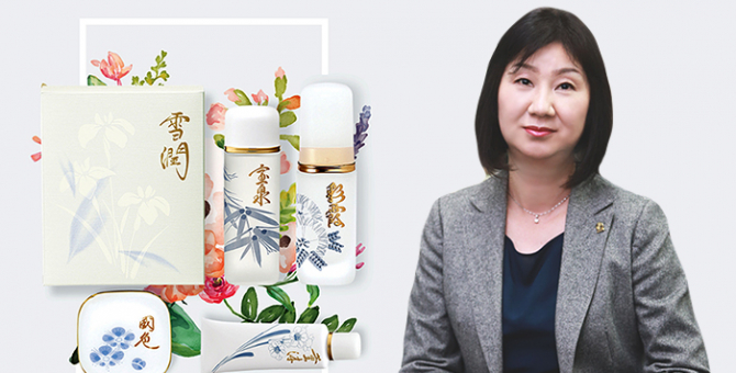 Oppen Cosmetics-ын мэргэжилтэн ярьж байна: “Арьсан дээр үүсдэг ихэнх асуудлууд чийгшил алдагдсантай шууд холбоотой" Oppen Cosmetics-ын мэргэжилтэн ярьж байна: “Арьсан дээр үүсдэг ихэнх асуудлууд чийгшил алдагдсантай шууд холбоотой"