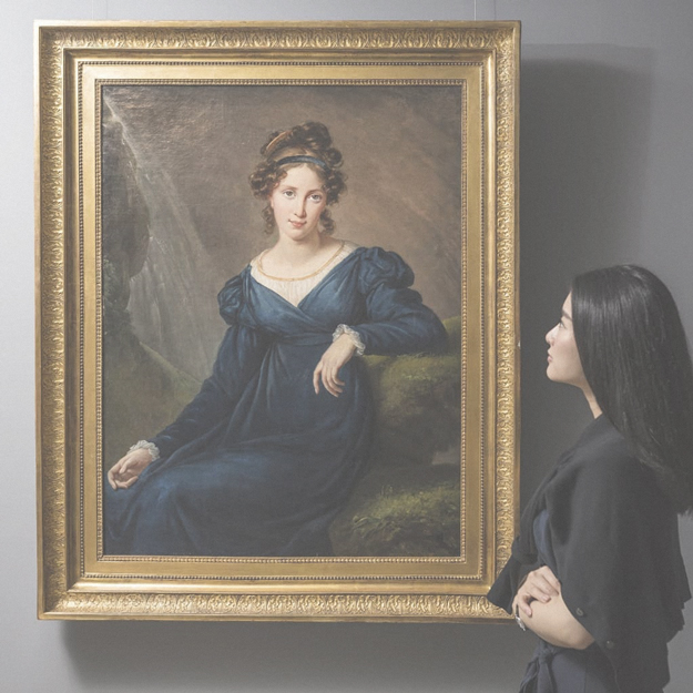 Sotheby's ба Christie's дуудлага худалдааны орднууд бүсгүйчүүдийг сурталчилгааны зурагт ашиглахаа болино