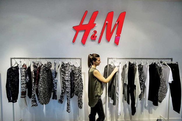 $4.3 тэрбумтай тэнцэхүйц хувцас зарагдаагүйн улмаас H&M нүсэр хямдрал зарлах магадлалтай байна
