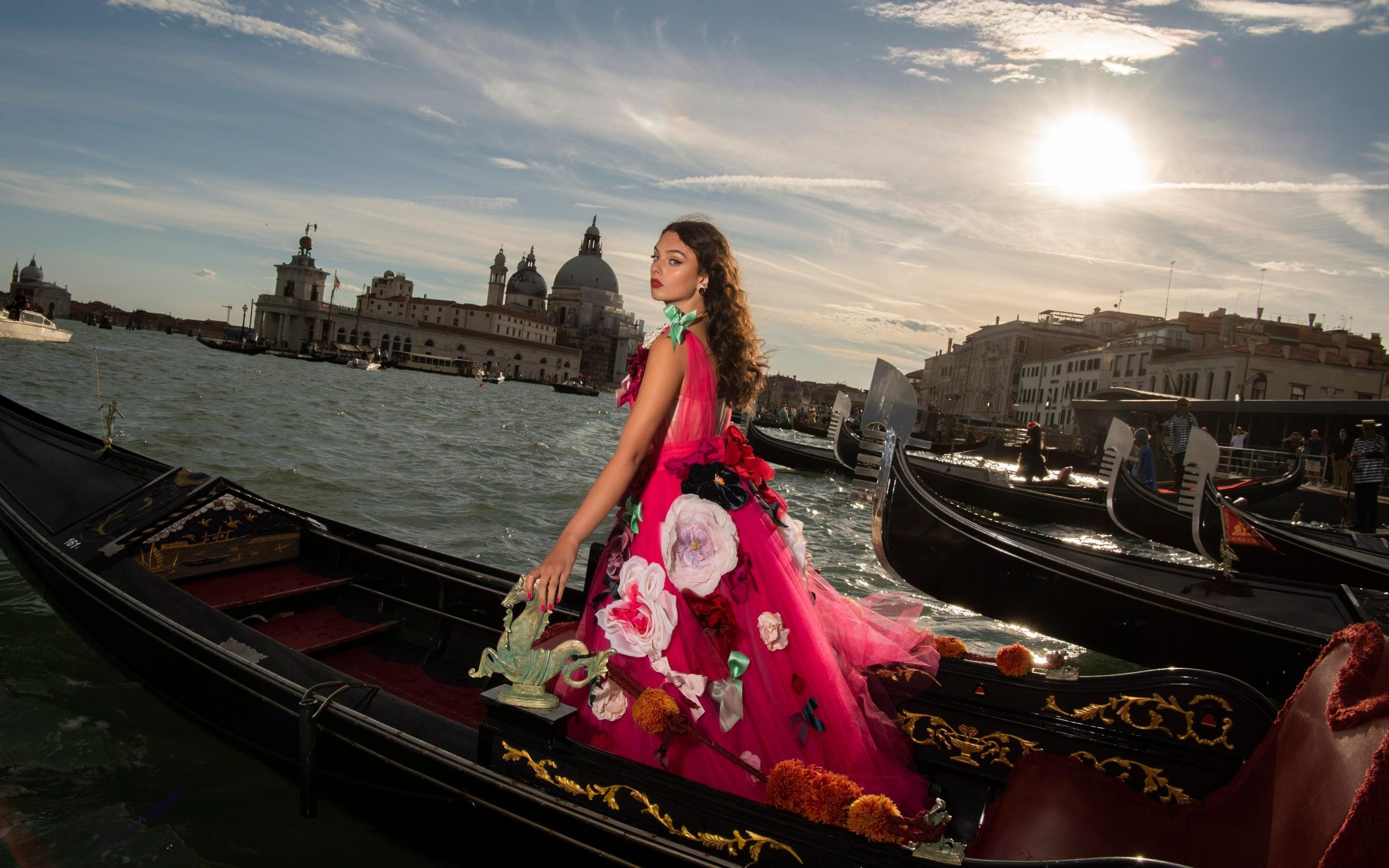Энэ жил үзсэн хамгийн тансаг загварын шоу: Dolce & Gabbana ордны "Alta Moda" (фото 2)