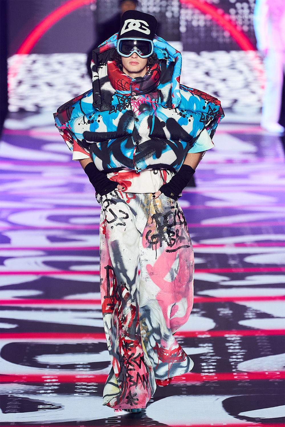 Гламур болон рок хэв маяг нэг дор: Dolce & Gabbana брэндийн намар-өвөл 2022 цуглуулга (фото 7)