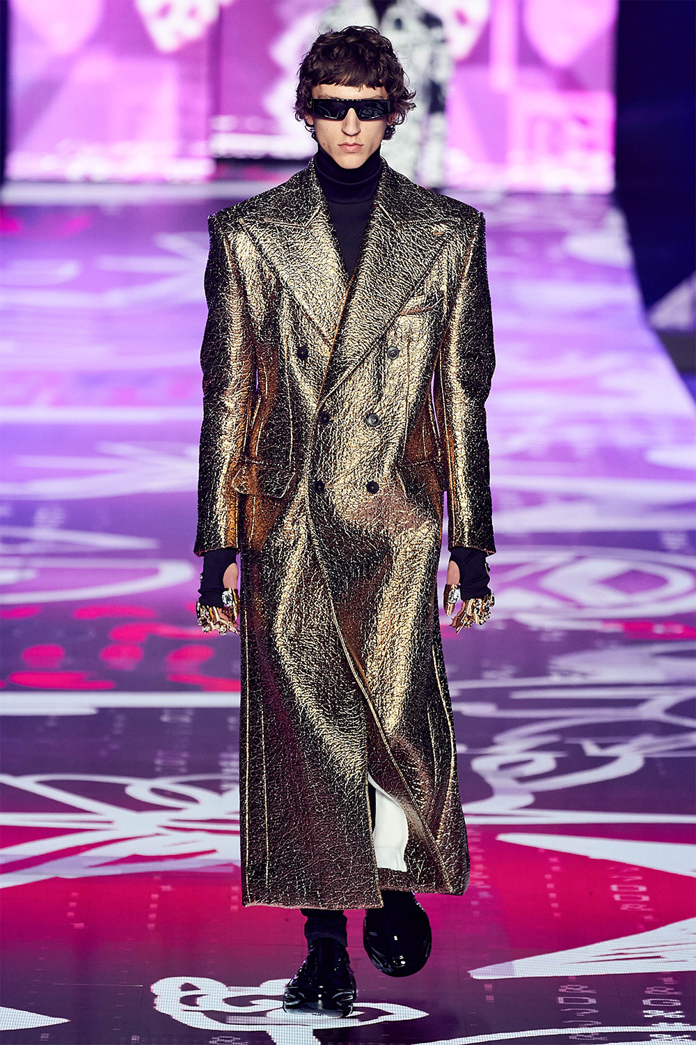 Гламур болон рок хэв маяг нэг дор: Dolce & Gabbana брэндийн намар-өвөл 2022 цуглуулга (фото 43)