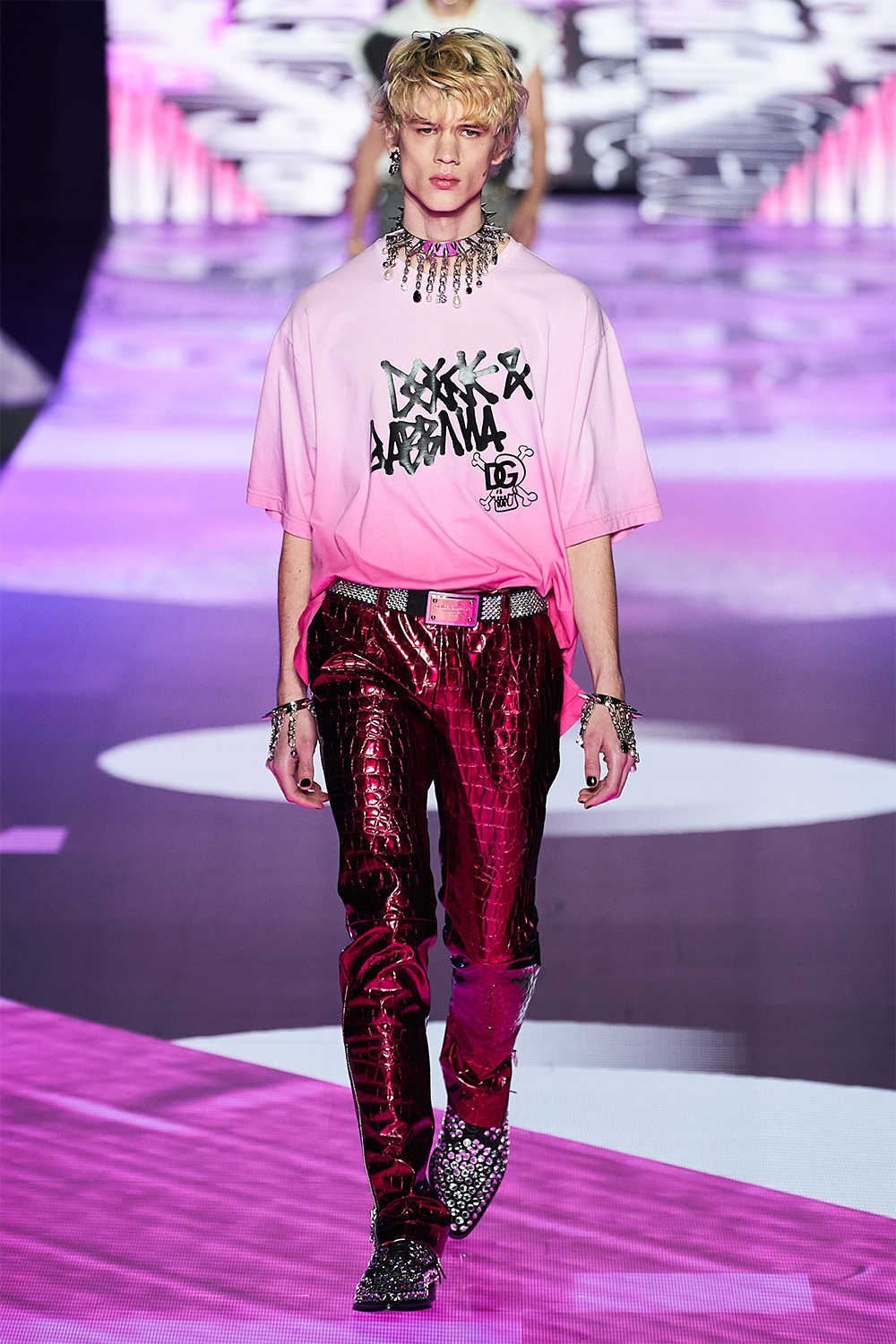 Гламур болон рок хэв маяг нэг дор: Dolce & Gabbana брэндийн намар-өвөл 2022 цуглуулга (фото 86)