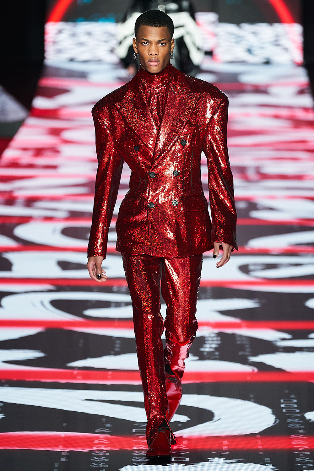 Гламур болон рок хэв маяг нэг дор: Dolce & Gabbana брэндийн намар-өвөл 2022 цуглуулга (фото 98)