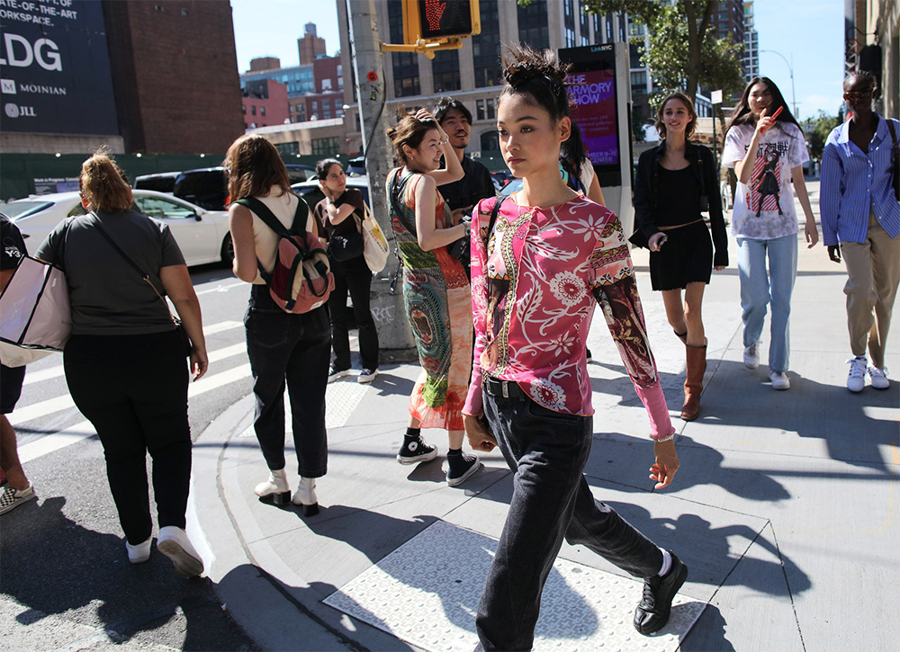 Нью-Йоркийн загварын долоо хоног эхэллээ: Шилдэг street style төрхүүд (фото 21)