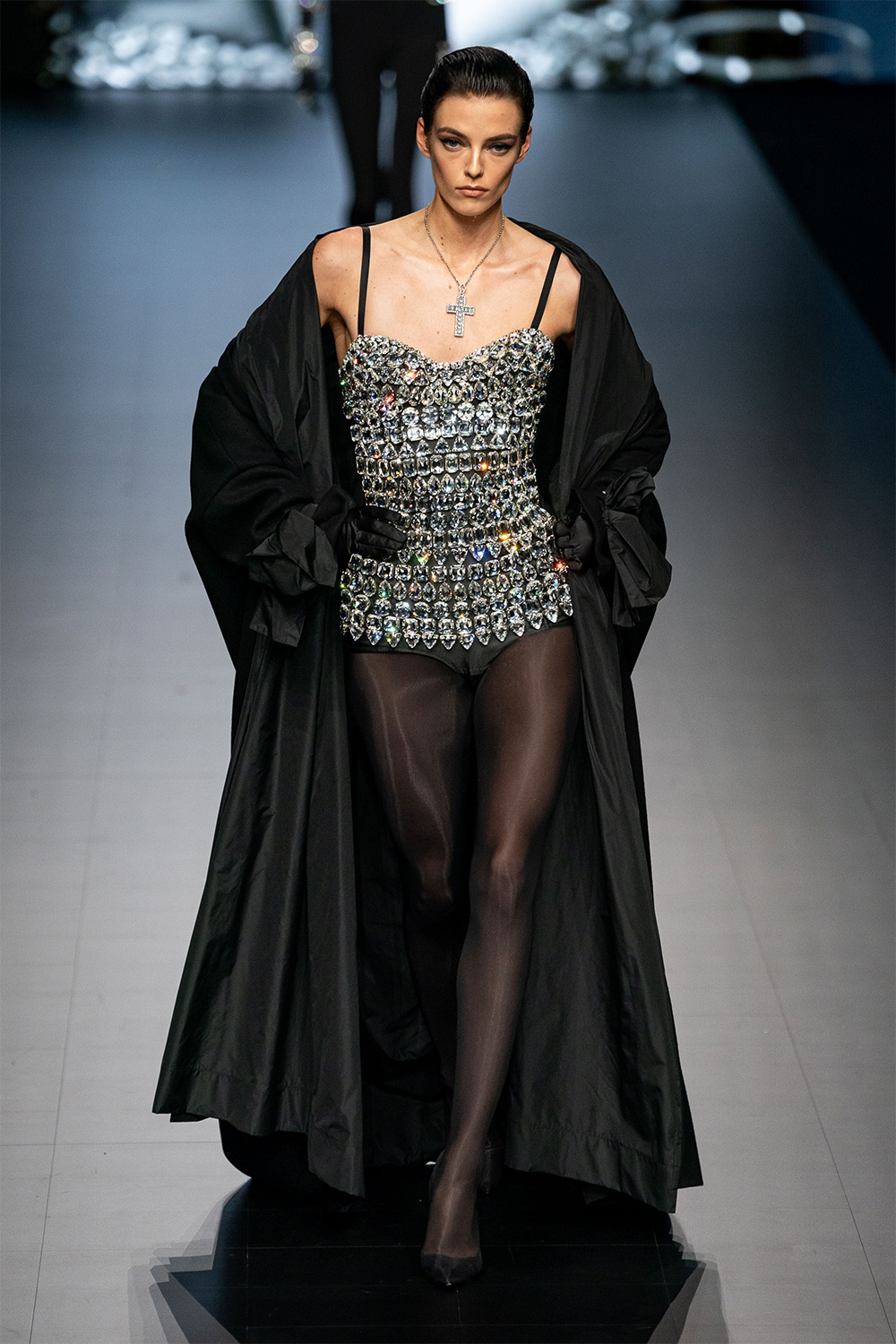 Үзэсгэлэнт Дева Кассель, куратор Ким Кардашьян: Dolce & Gabbana брэндийн шинэ цуглуулгын эргэн тойронд (фото 7)