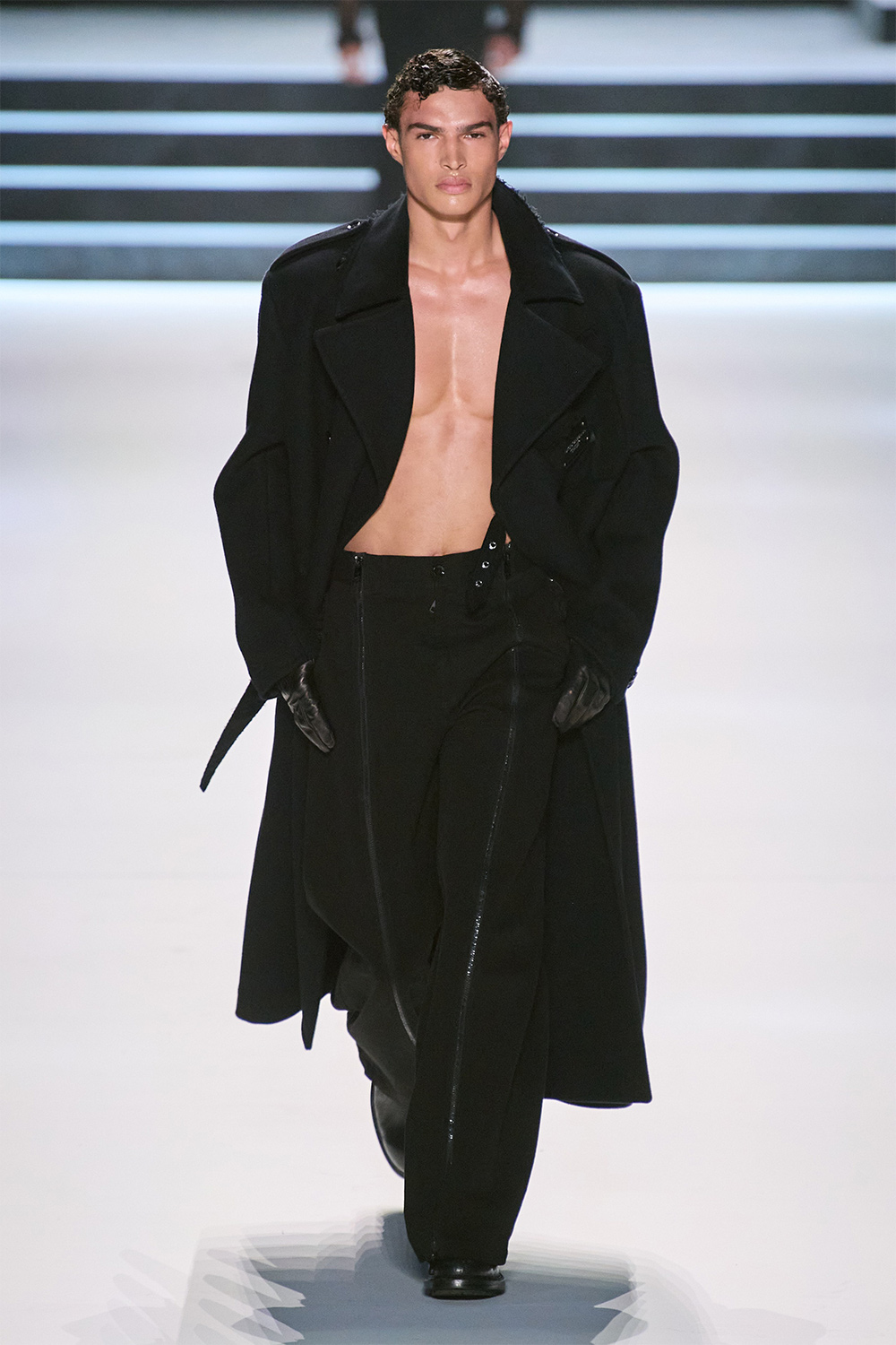 Эрчүүд корсет өмсөж болно: Dolce & Gabbana намар-өвөл 2023 цуглуулга (фото 58)