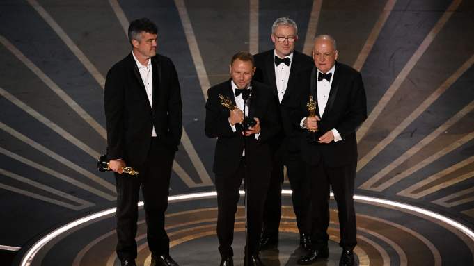 2023 оны Оскарын шагнал гардуулах ёслолын ялагчид тодорлоо (фото 16)
