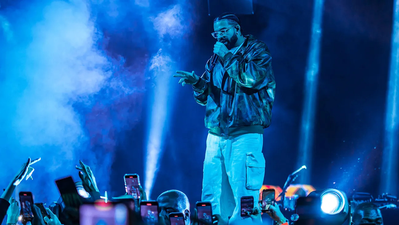 Billboard Music Awards 2023 ёслолын ялагчид тодорлоо: The Weeknd, SZA, Жон Гүг болон бусад (фото 7)