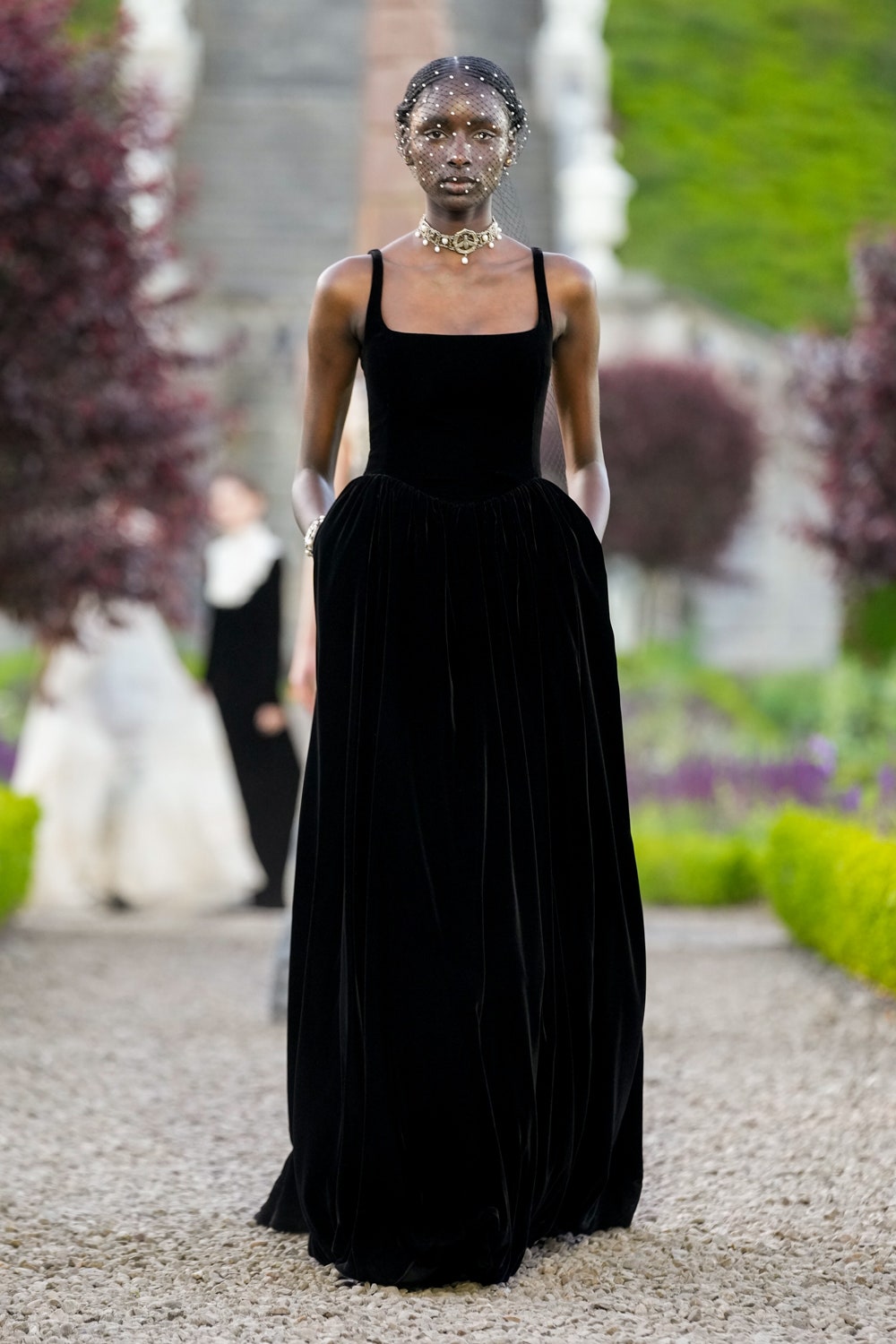 Романтик, готик өнгө аястай Dior-ын шинэ цуглуулга (фото 86)