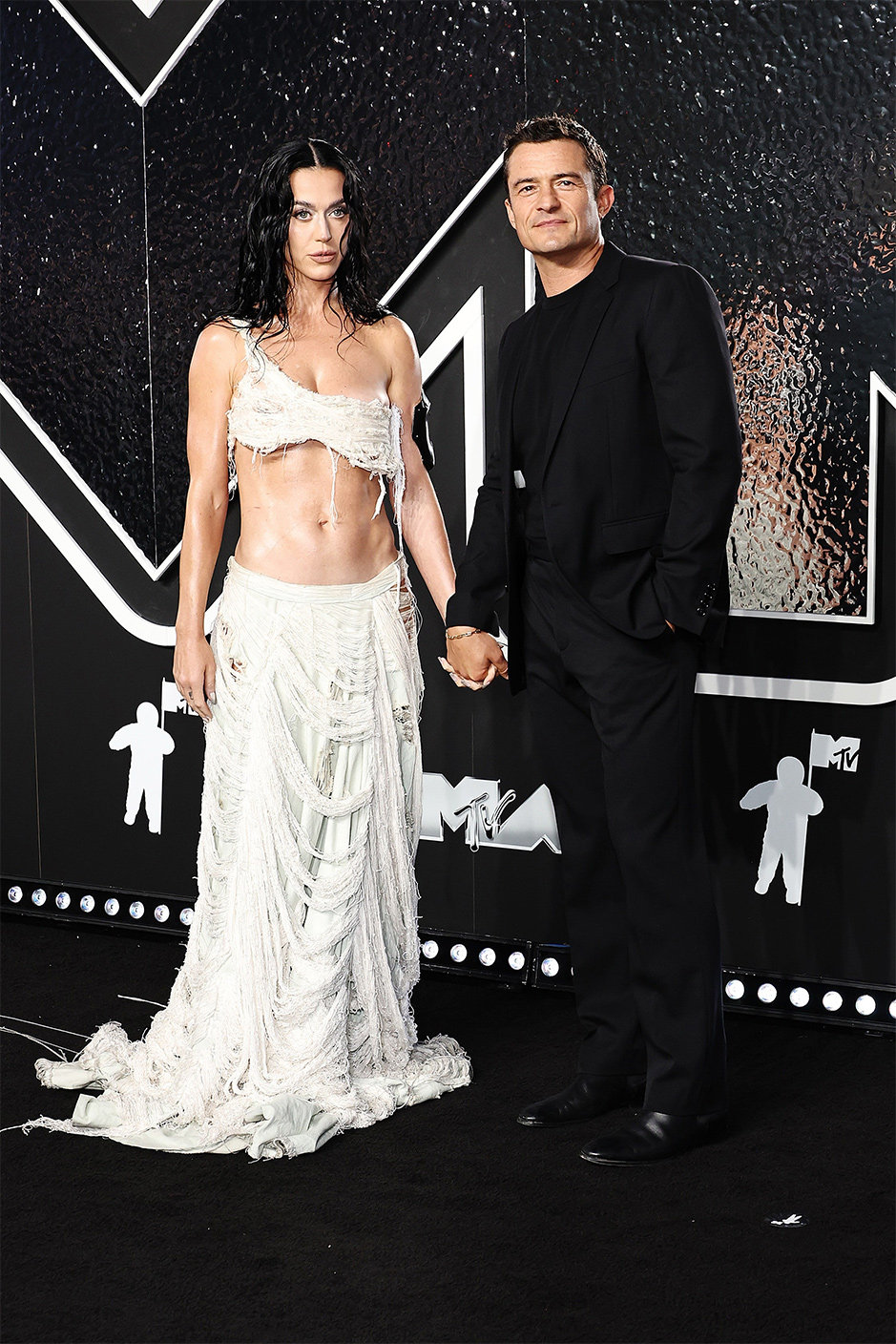 MTV VMA 2024: Улаан хивсний шилдэг төрхүүд (фото 16)