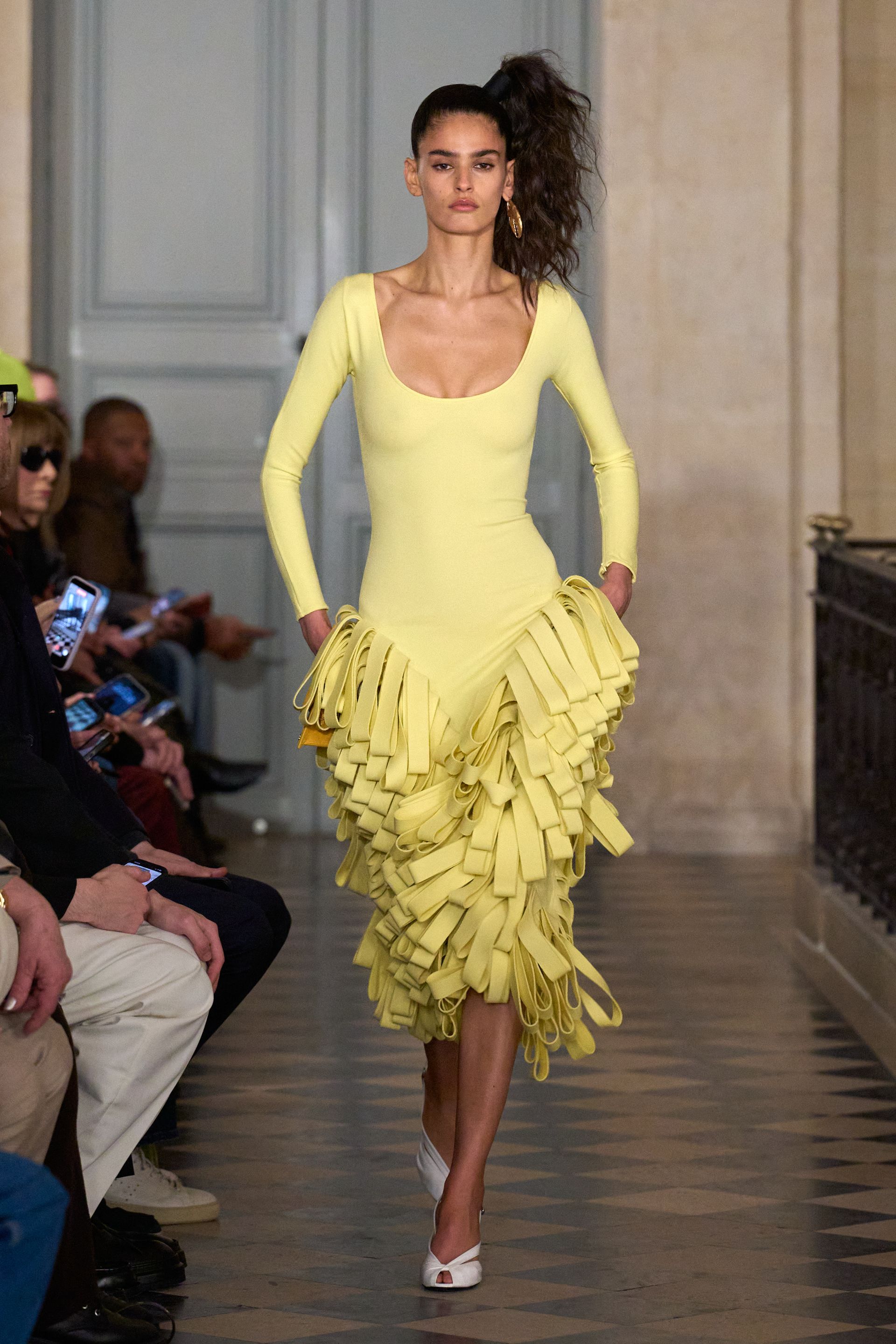 Парисын 2026/27 намар-өвлийн эрэгтэй хувцас загварын долоо хоног (фото 143)