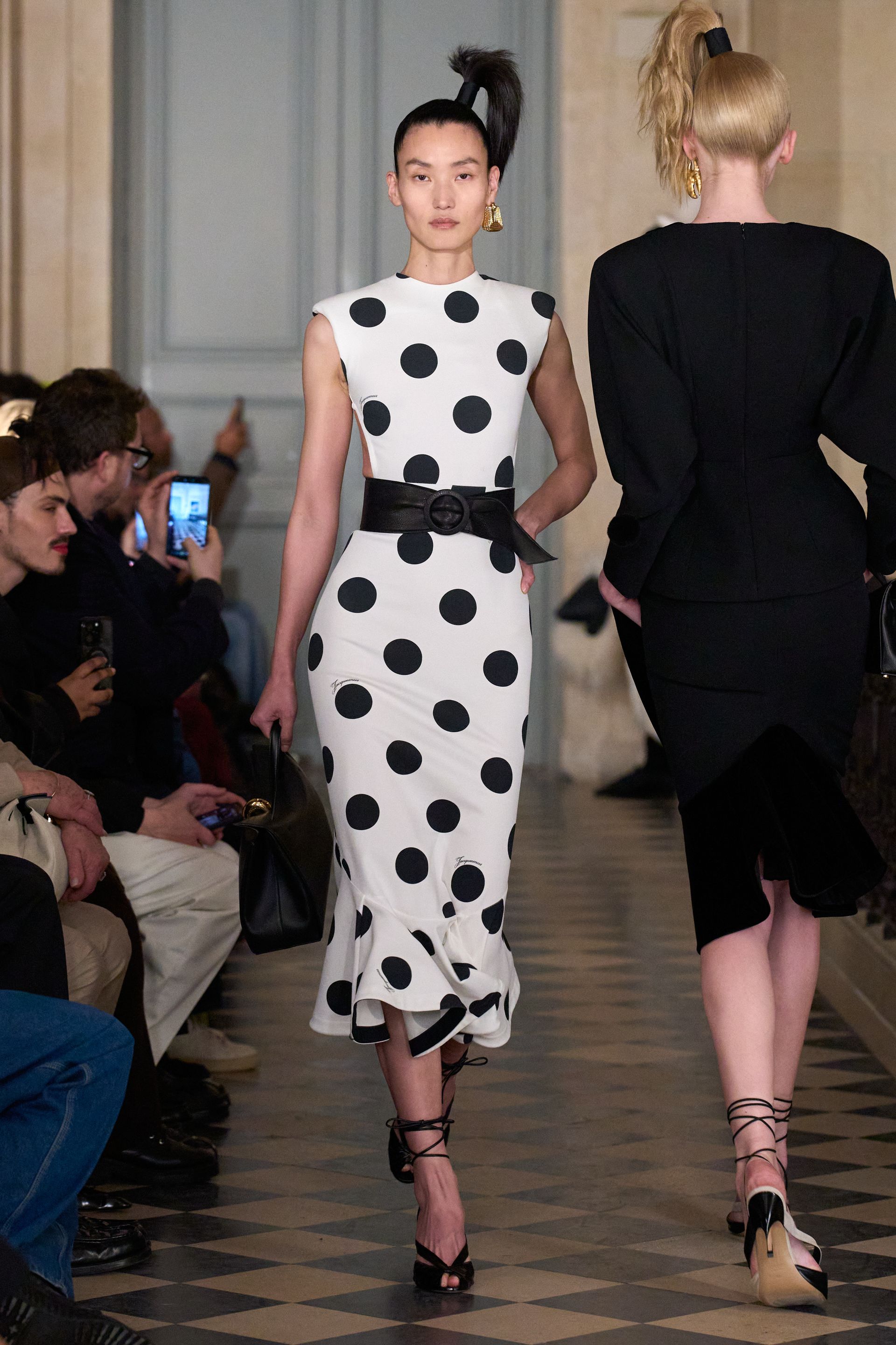 Парисын 2026/27 намар-өвлийн эрэгтэй хувцас загварын долоо хоног (фото 122)