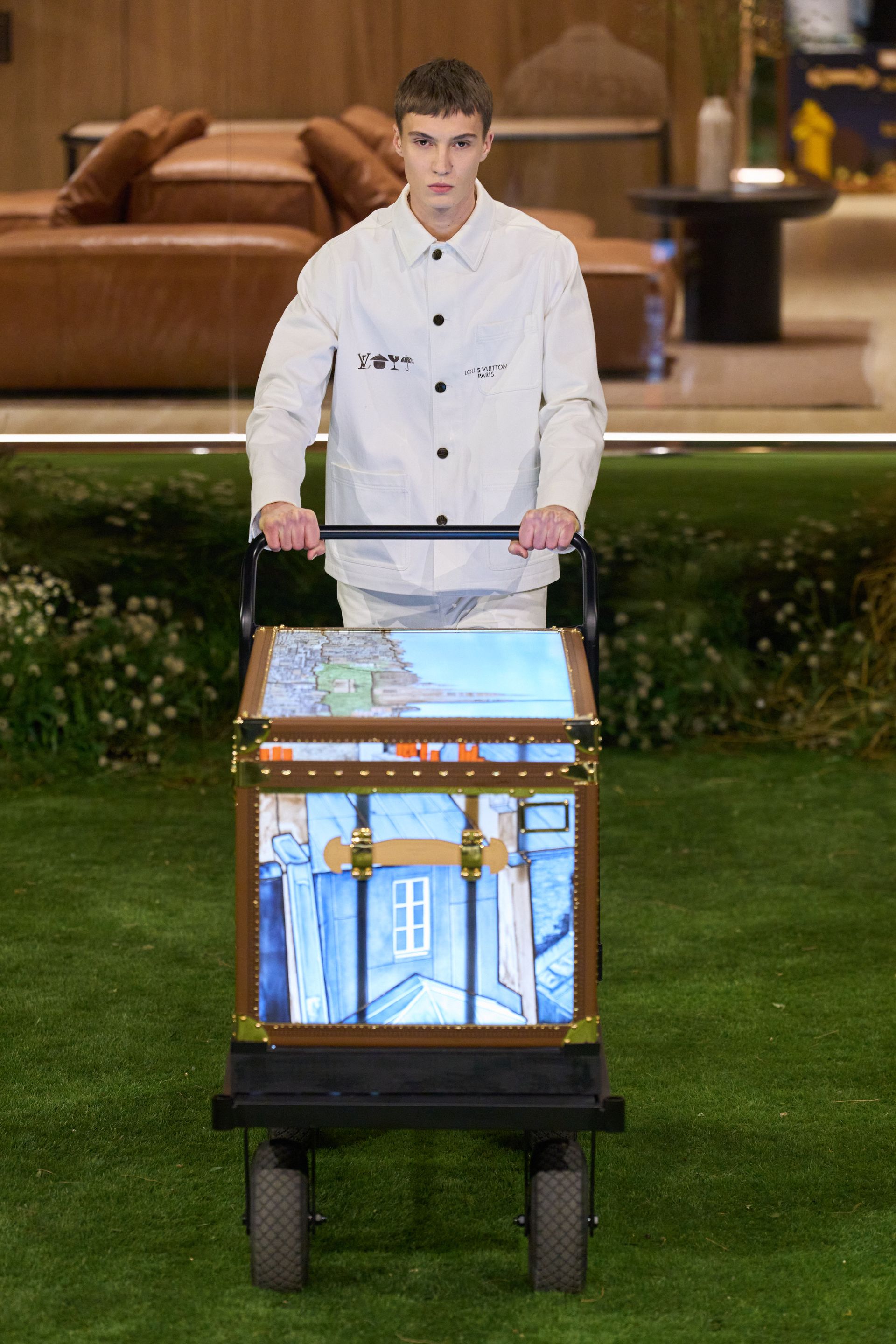 Парисын 2026/27 намар-өвлийн эрэгтэй хувцас загварын долоо хоног (фото 193)