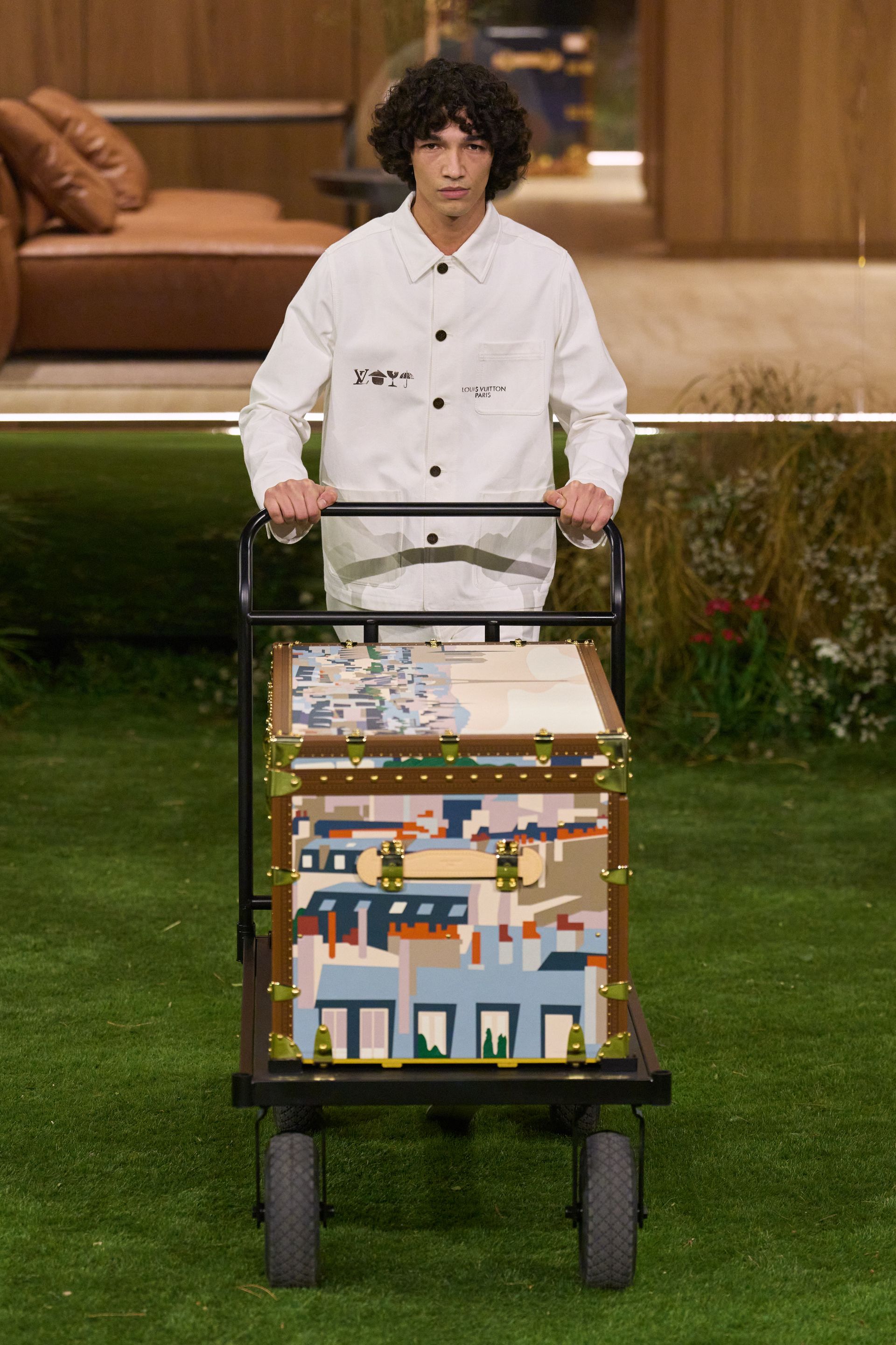 Парисын 2026/27 намар-өвлийн эрэгтэй хувцас загварын долоо хоног (фото 182)