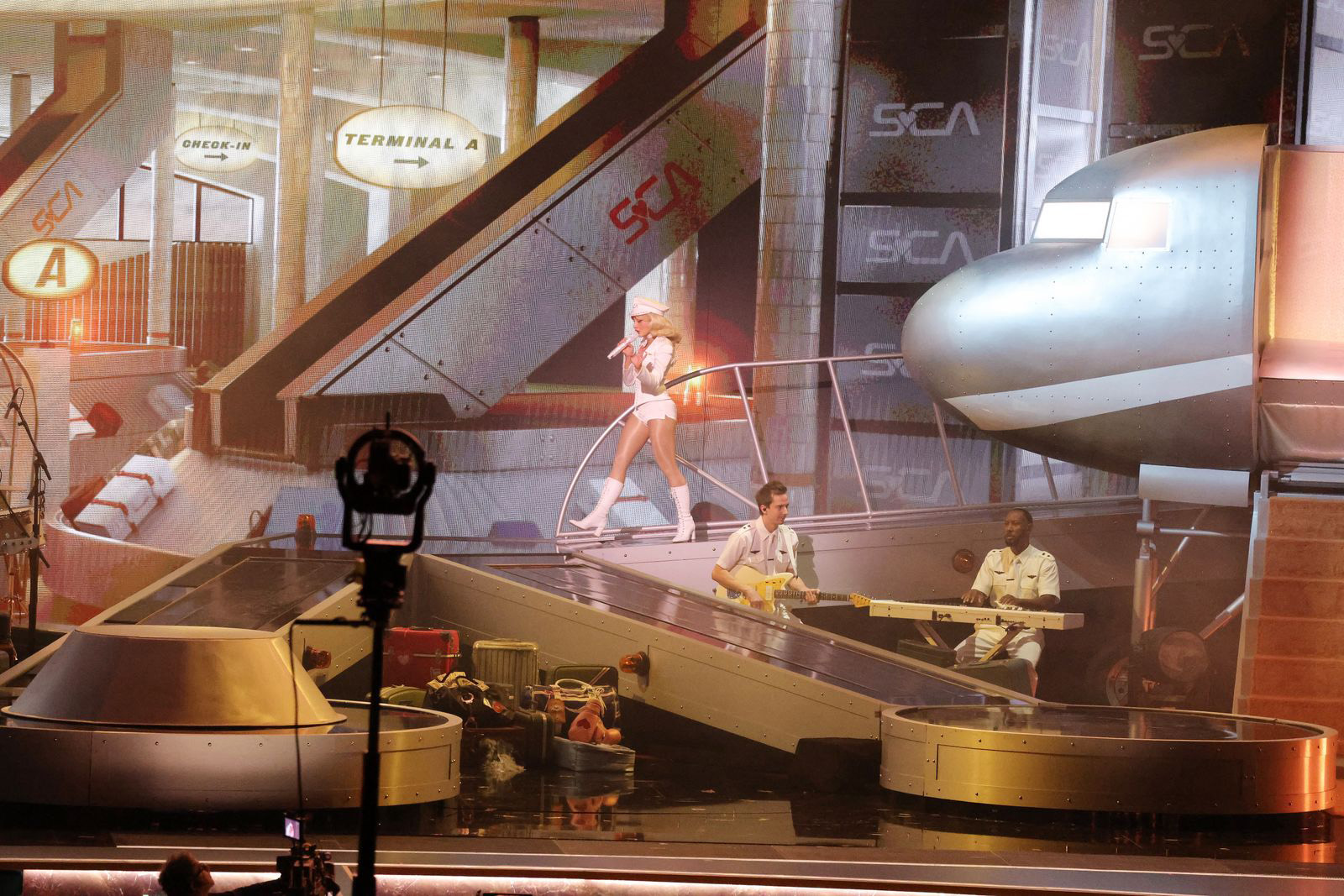 68 дахь удаагийн Грэмми шагнал гардуулах ёслолын онцлох мөчүүд (фото 1)