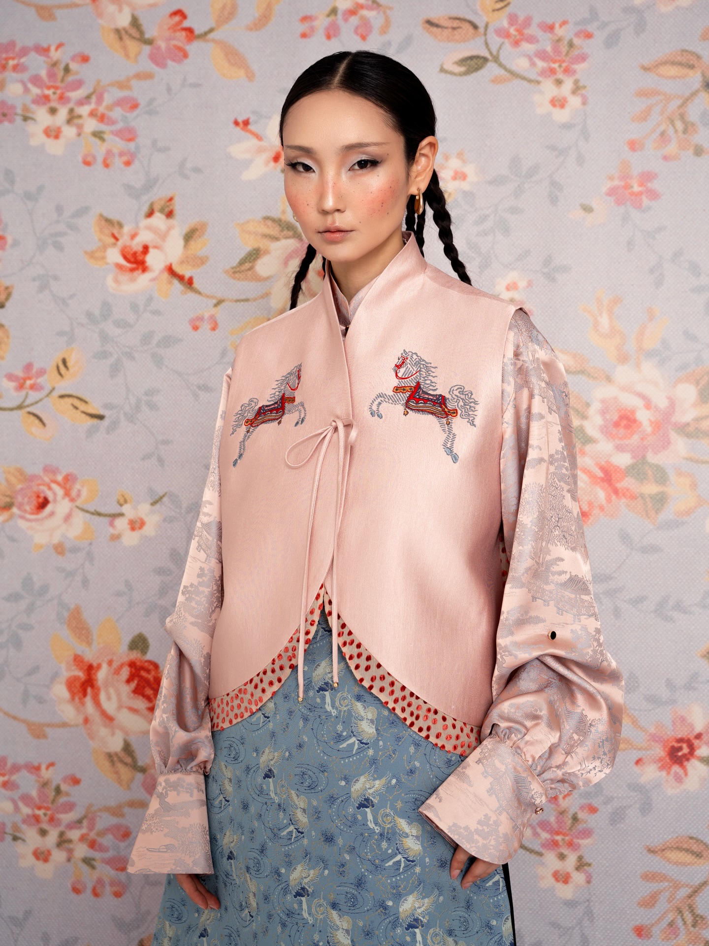 Сар шинэдээ хэрхэн зөв, зохимжтой хувцаслах вэ? (фото 1)