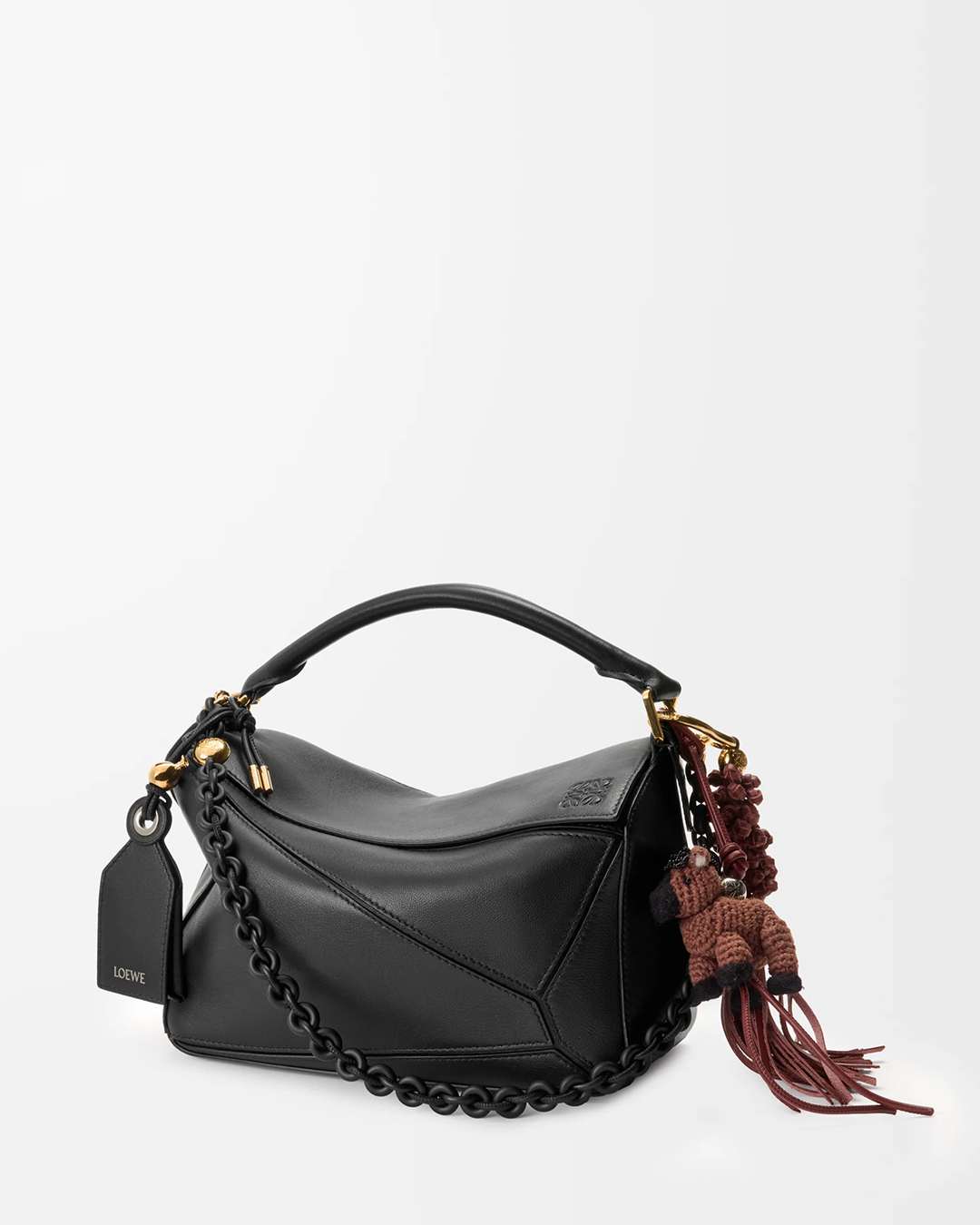 Дэлхийн брэндүүд Цагаан сарын баярт зориулан морь жилийг бэлгэдсэн загваруудаа танилцууллаа (фото 2)