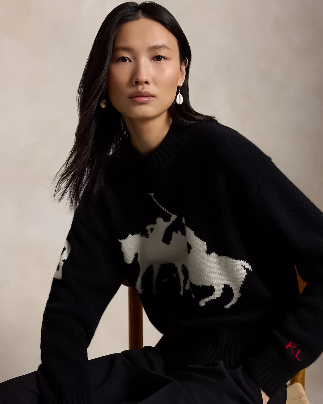 Дэлхийн брэндүүд Цагаан сарын баярт зориулан морь жилийг бэлгэдсэн загваруудаа танилцууллаа (фото 10)