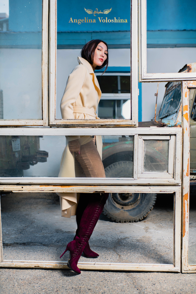 Angelina Voloshina энэ намар-өвлийн онцлох гутлуудыг харуулсан зураг авалт хийлээ (фото 4)
