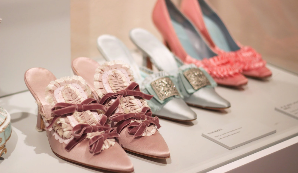 "Шинийг эрэлхийлэгч Маноло Бланик": Алдарт гутлын дизайнерт зориулсан үзэсгэлэн (фото 4)