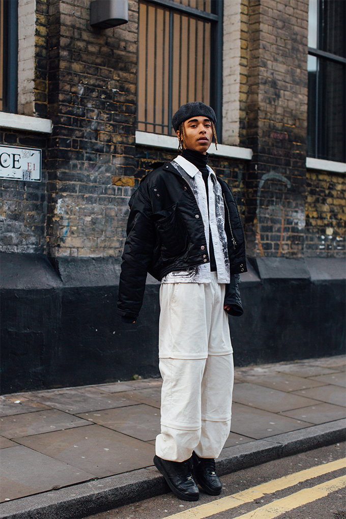 Street style: Лондонгийн загварлаг эрчүүд юу өмсөж байна вэ? (фото 12)