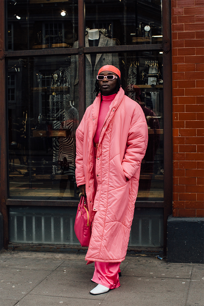 Street style: Лондонгийн загварлаг эрчүүд юу өмсөж байна вэ? (фото 15)