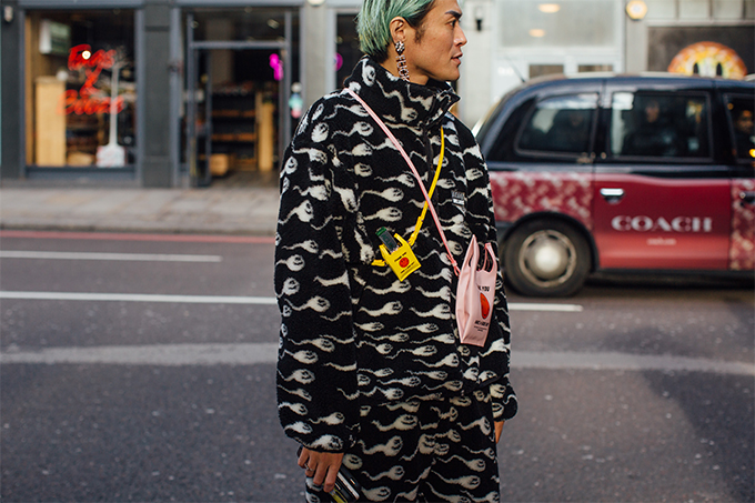 Street style: Лондонгийн загварлаг эрчүүд юу өмсөж байна вэ? (фото 2)