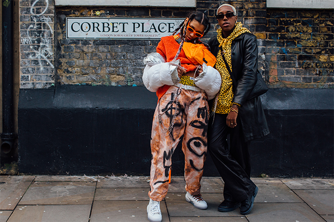 Street style: Лондонгийн загварлаг эрчүүд юу өмсөж байна вэ? (фото 6)