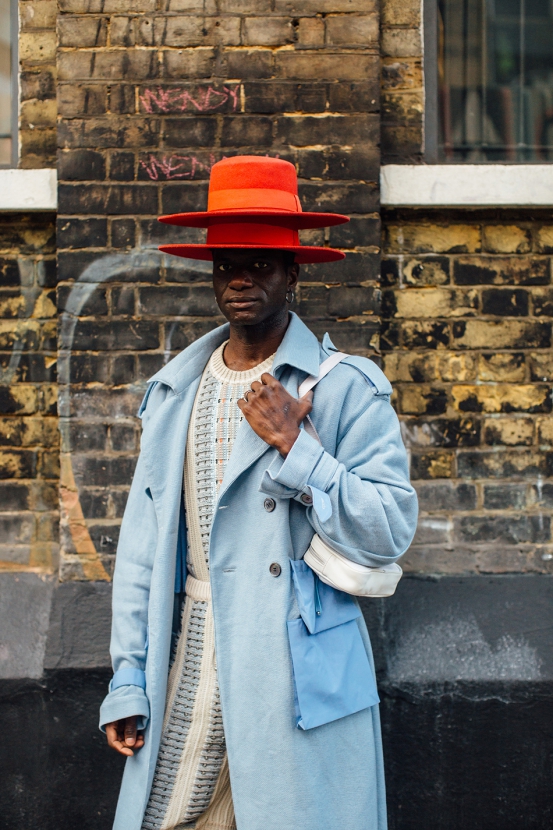 Street style: Лондонгийн загварлаг эрчүүд юу өмсөж байна вэ? (фото 7)
