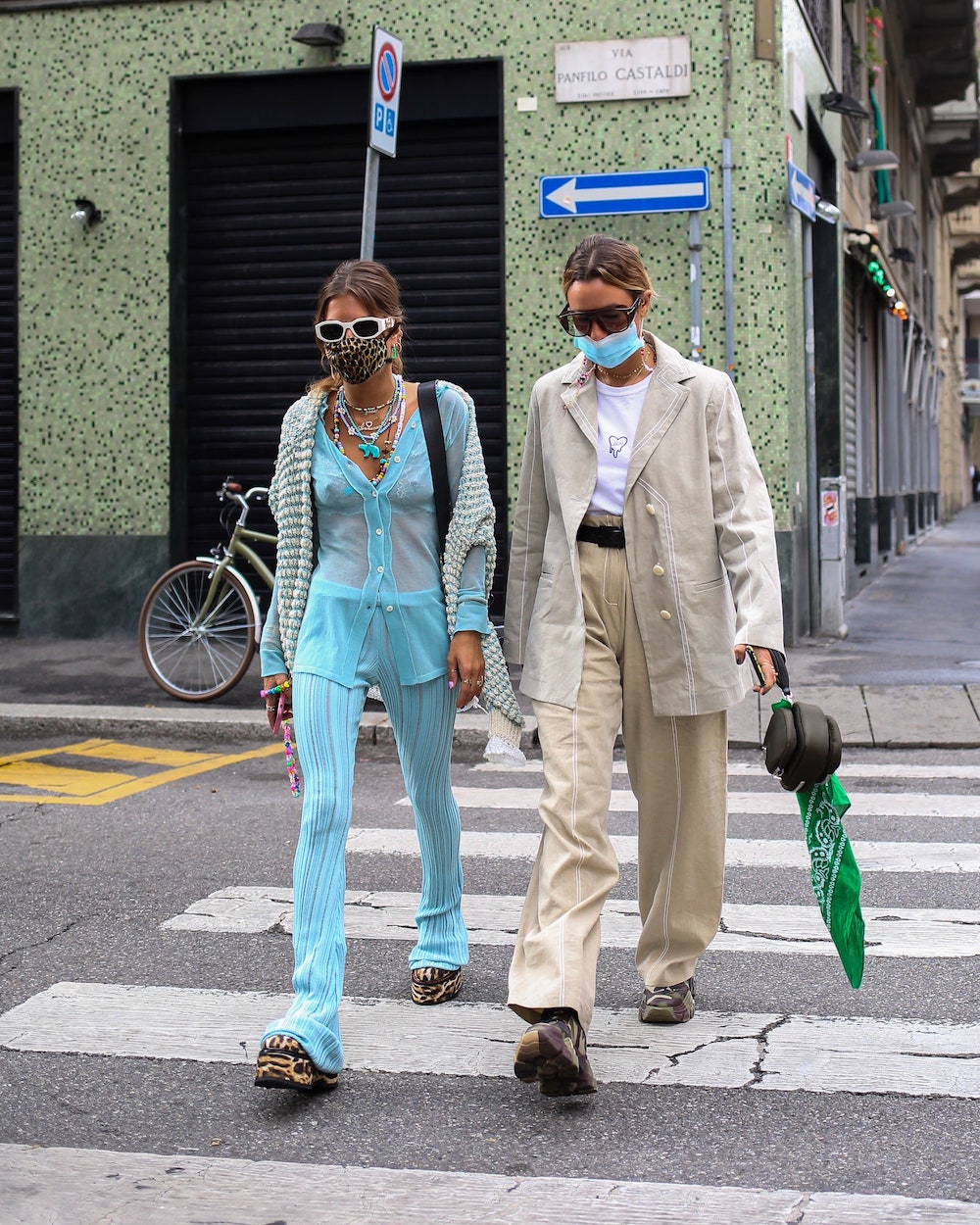 Street style: Миланы гудамж дахь шилдгүүд (фото 61)