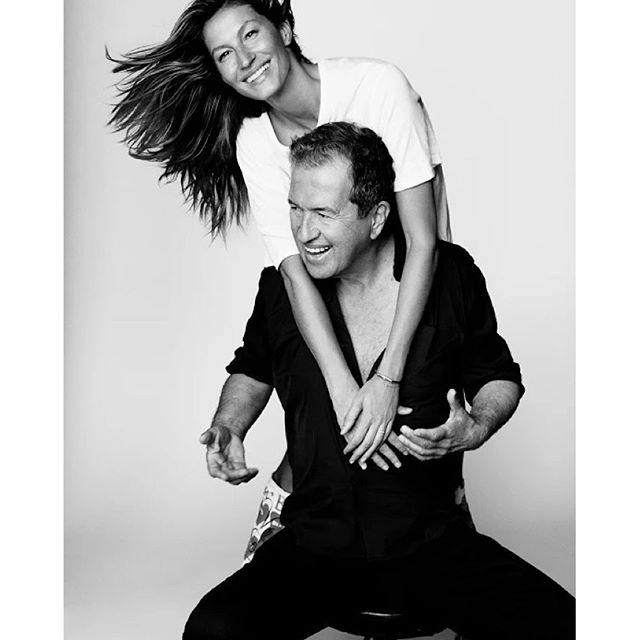 THERE IS NO ONE LIKE @GISELE TO SPEND A DAY WITH. THE ENRGY IS SO INCREDIBLE AND SHE DOES NOT CHANGE, SHE IS STILL LIKE WHEN I FIRST MET HER.

NADIE COMO @GISELE PARA PASAR UN DIA. SU ENERGIA ES INCREIBLE Y NADA HA CAMBIADO DESDE EL DIA QUE LA CONOCI.

#VogueParis95 @VogueParis @emmanuellealt @hairbychristiaan @stephanemarais60