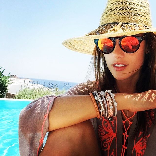 ️Monday mood ️ #foreveronvacation #mykonos  #armparty by @rosaleal