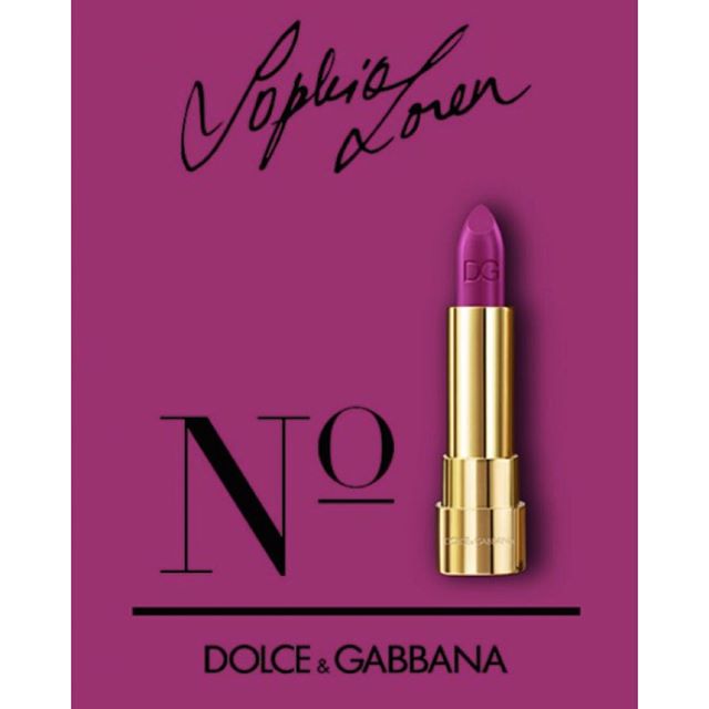 Dolce & Gabbana-гийн цуглуулгад Софи Лорены нэрэмжит шинэ бүтээгдэхүүн нэмэгдлээ. 
More on www.buro247.mn

Dolce & Gabanna conceives Sophia Loren inspired lipstick.