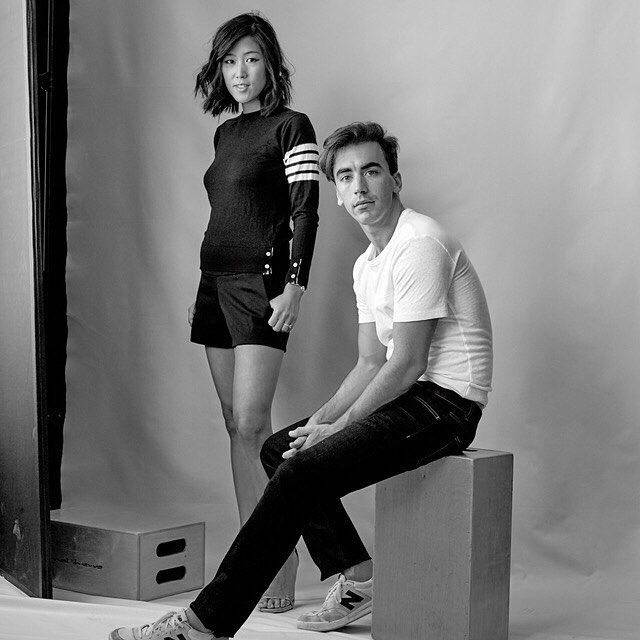 Лаура Ким ба Фернандо Гарсия нар Oscar de la Renta ордон руу шилжлээ.

Meet Laura Kim & Fernando Garcia the new creative directors of Oscar de la Renta.

#laurakim #fernandogarcia #oscardelarenta #creativedirector