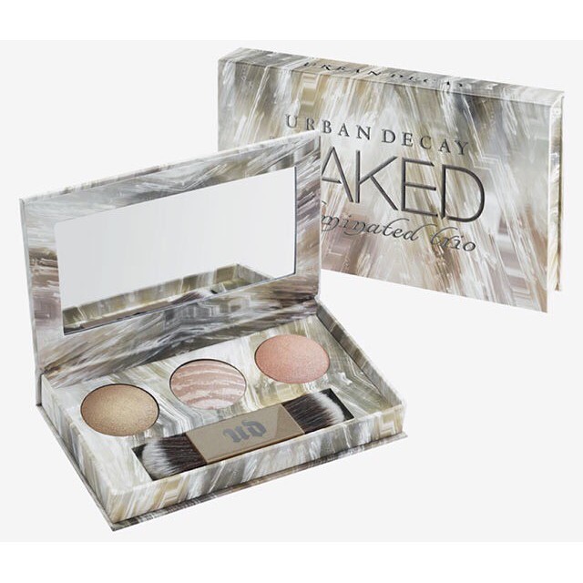 Urban Decay хамгийн анхны хайлайтерын набороо танилцууллаа.

Urban Decay has introduced their first highlighter kit.

@urbandecaycosmetics #urbandecay #highlighter