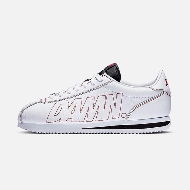 Кендрик Ламар 100 долларын үнэтэй  Damn  цомогт зориулагдсан Nike Cortez загварын шинэчилсэн пүүз гаргалаа.

@kendricklamar debuts the Cortez Kenny I, a tribute to his album DAMN.

#nike #cortez #cortezkenny #damn