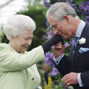 Их Британи улсын түүхч Эд Оуэнс: \"II Элизабет хаан ширээгээ шилжүүлэх ажиллагааг эхлүүлсэн\"
