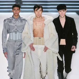 Эрчүүд корсет өмсөж болно: Dolce & Gabbana намар-өвөл 2023 цуглуулга