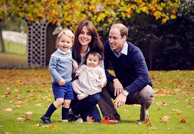 Кейт Миддлтон болон ханхүү Уильям нар гэр бүлийн зургаа дэлгэлээ