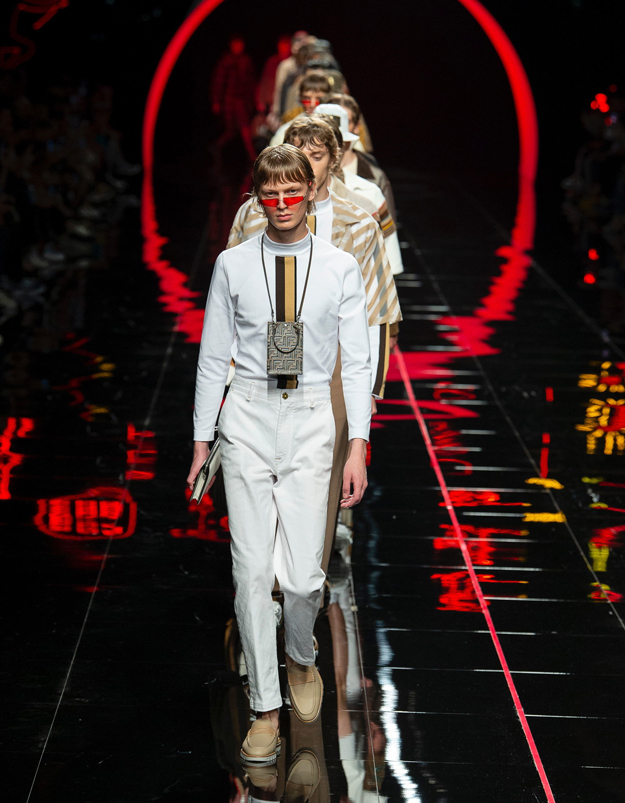 Миланы эрэгтэй загварын долоо хоног: Versace ба Fendi