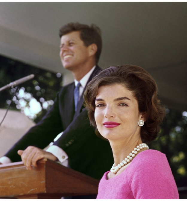 Жеки Кеннедигийн гэрлэх саналаас татгалзсан захидал дуудлага худалдаанд орно